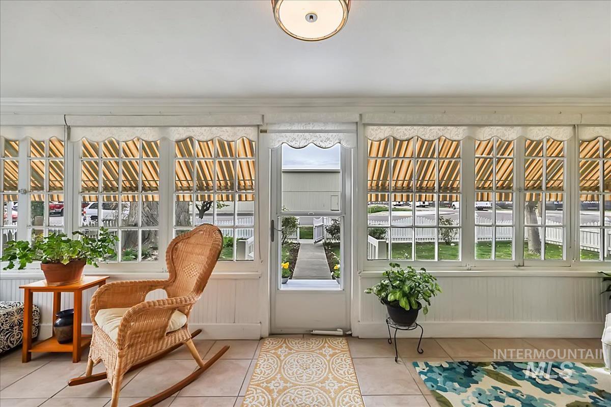 304 E Broadway Ave, Meridian, Idaho 83642, 2 Bedrooms, 1 Bathroom, Residential For Sale, Price $399,900, 98981334