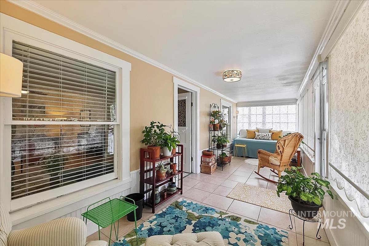 304 E Broadway Ave, Meridian, Idaho 83642, 2 Bedrooms, 1 Bathroom, Residential For Sale, Price $399,900, 98981334