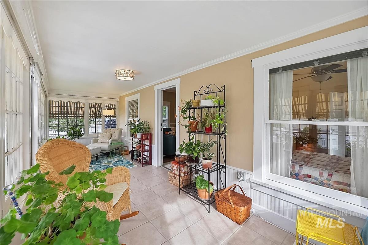 304 E Broadway Ave, Meridian, Idaho 83642, 2 Bedrooms, 1 Bathroom, Residential For Sale, Price $399,900, 98981334