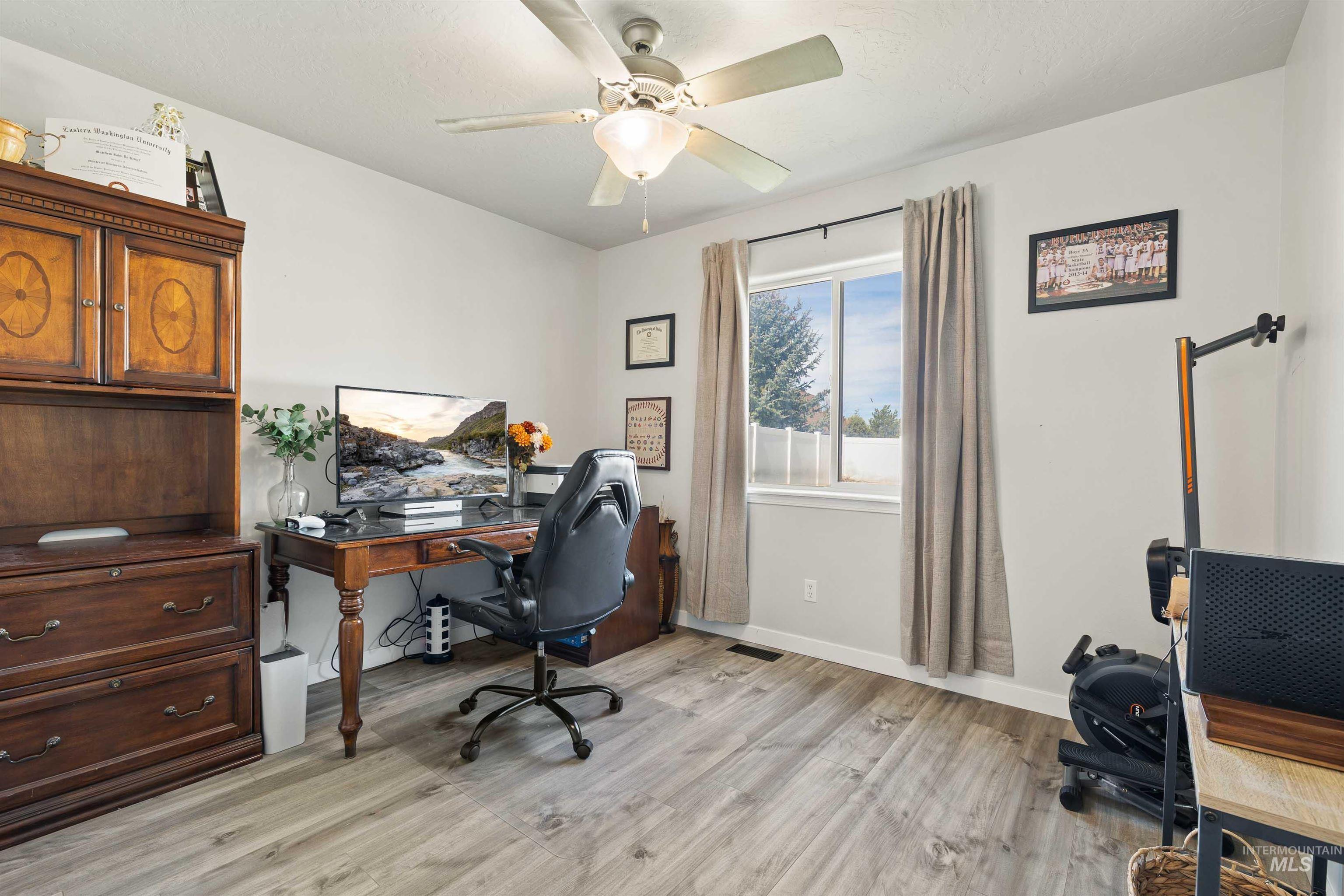 430 Silver Pheasant, Twin Falls, Idaho 83301, 4 Bedrooms, 2 Bathrooms, Residential For Sale, Price $349,900, 98981335