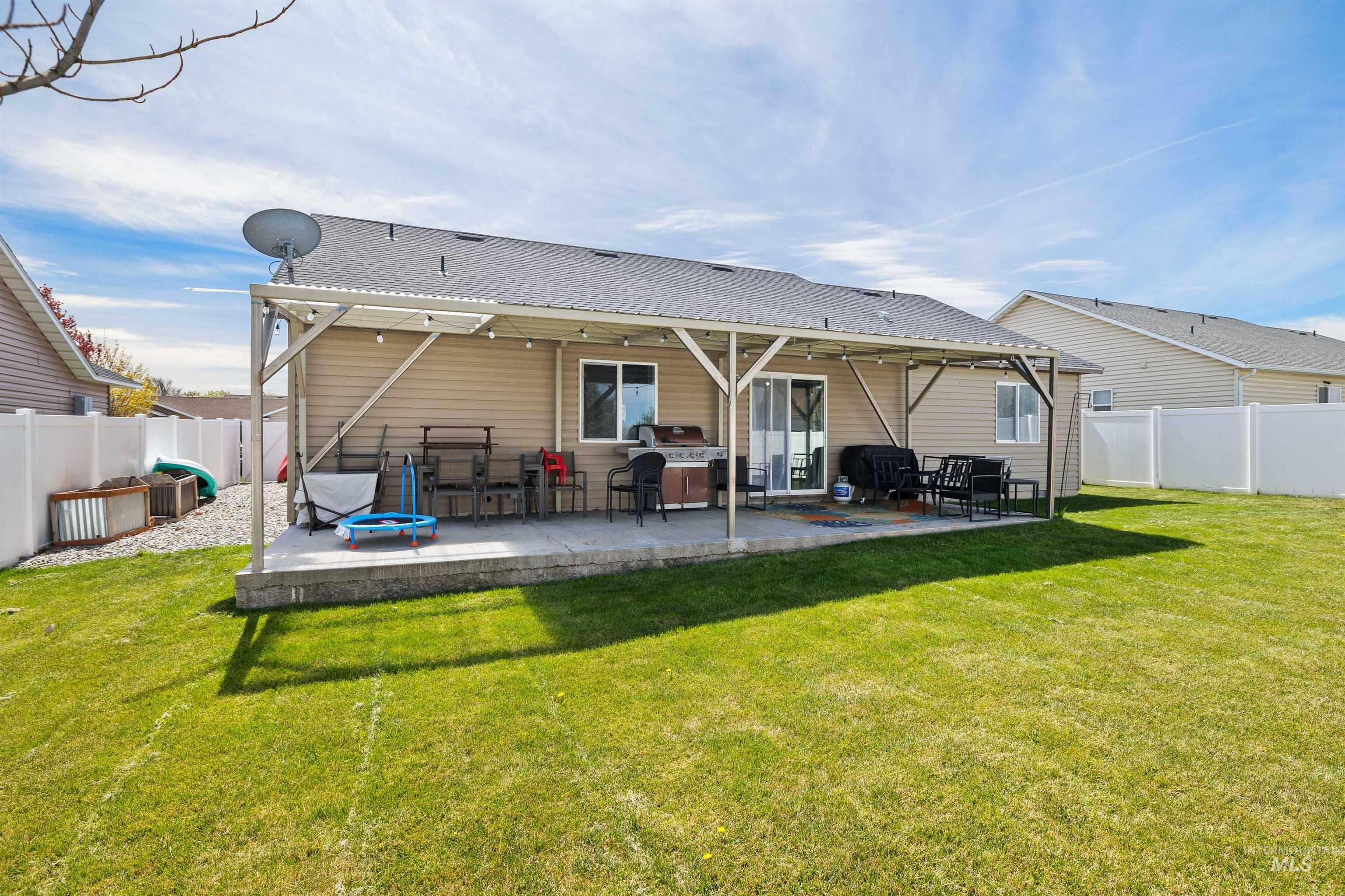 430 Silver Pheasant, Twin Falls, Idaho 83301, 4 Bedrooms, 2 Bathrooms, Residential For Sale, Price $349,900, 98981335