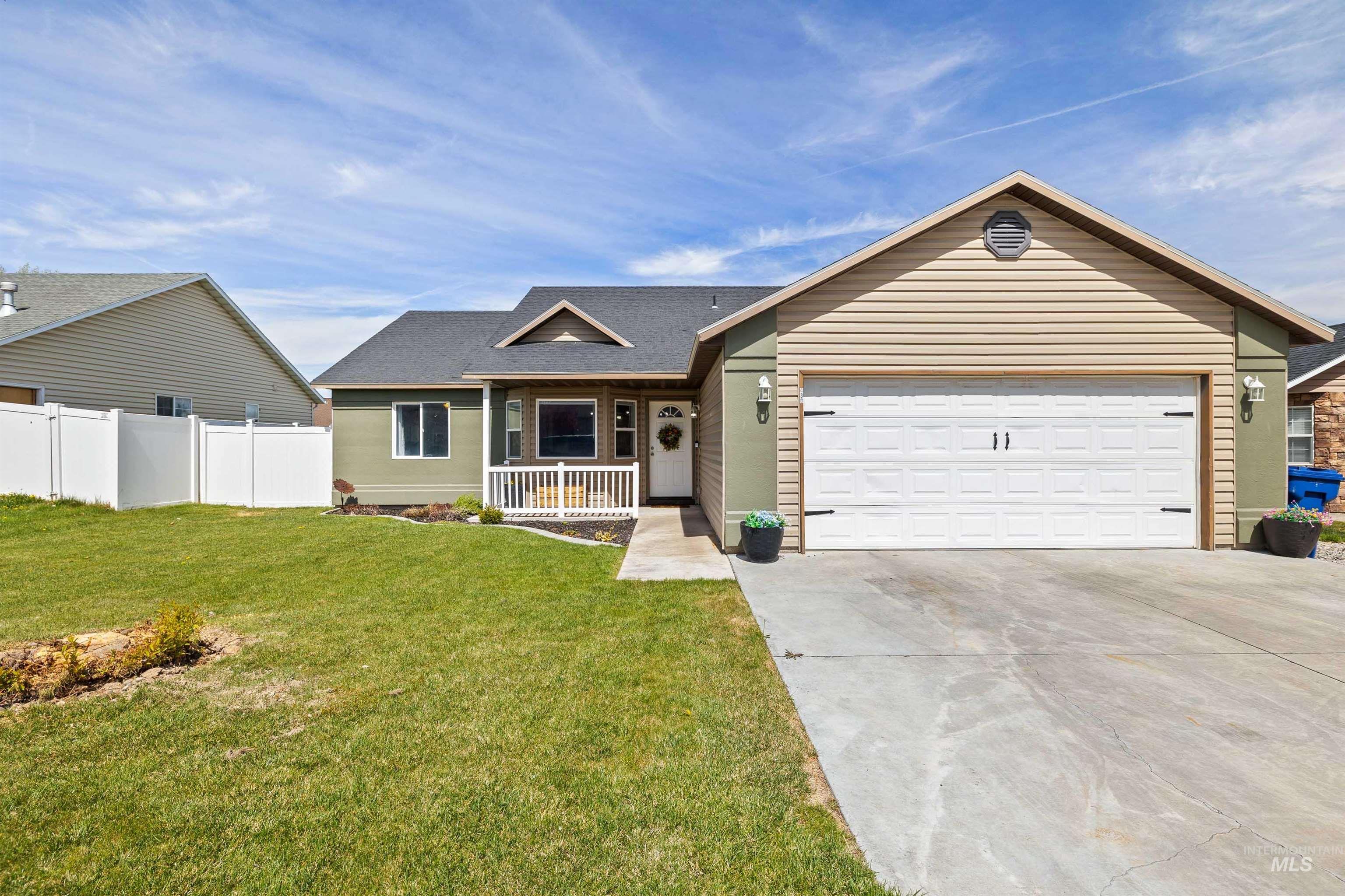 430 Silver Pheasant, Twin Falls, Idaho 83301, 4 Bedrooms, 2 Bathrooms, Residential For Sale, Price $349,900, 98981335