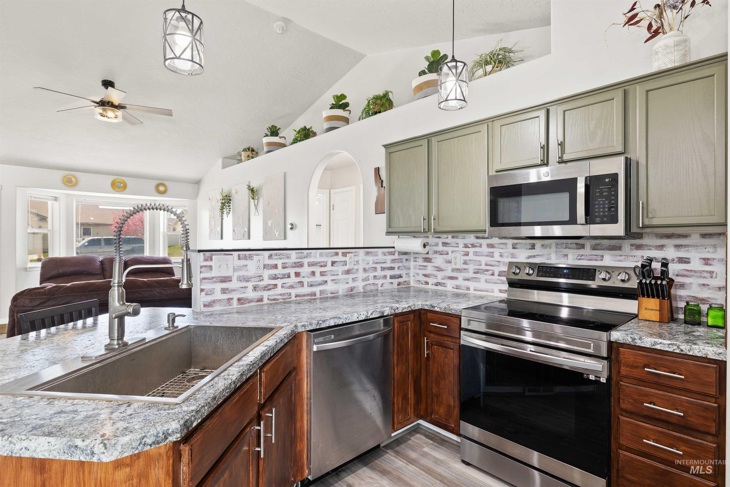 430 Silver Pheasant, Twin Falls, Idaho 83301, 4 Bedrooms, 2 Bathrooms, Residential For Sale, Price $349,900, 98981335