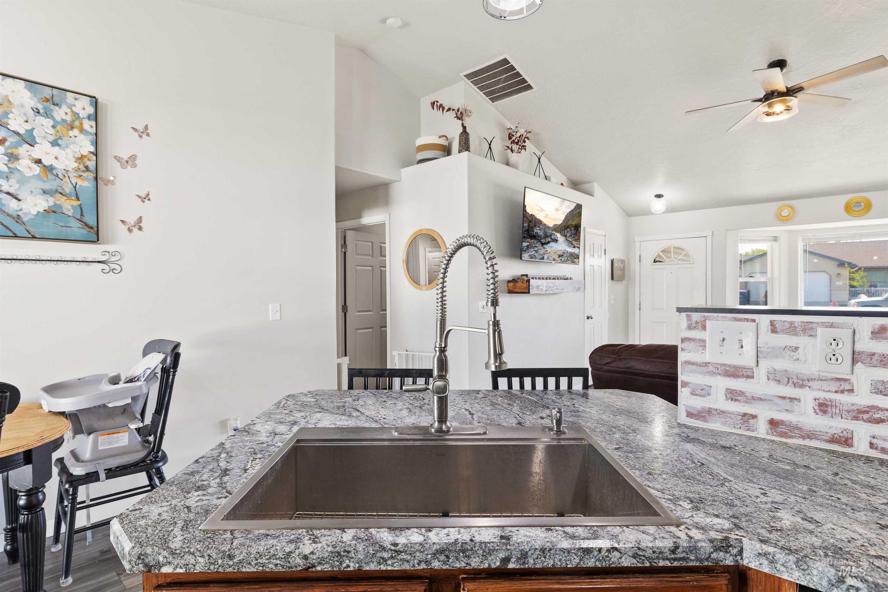 430 Silver Pheasant, Twin Falls, Idaho 83301, 4 Bedrooms, 2 Bathrooms, Residential For Sale, Price $349,900, 98981335