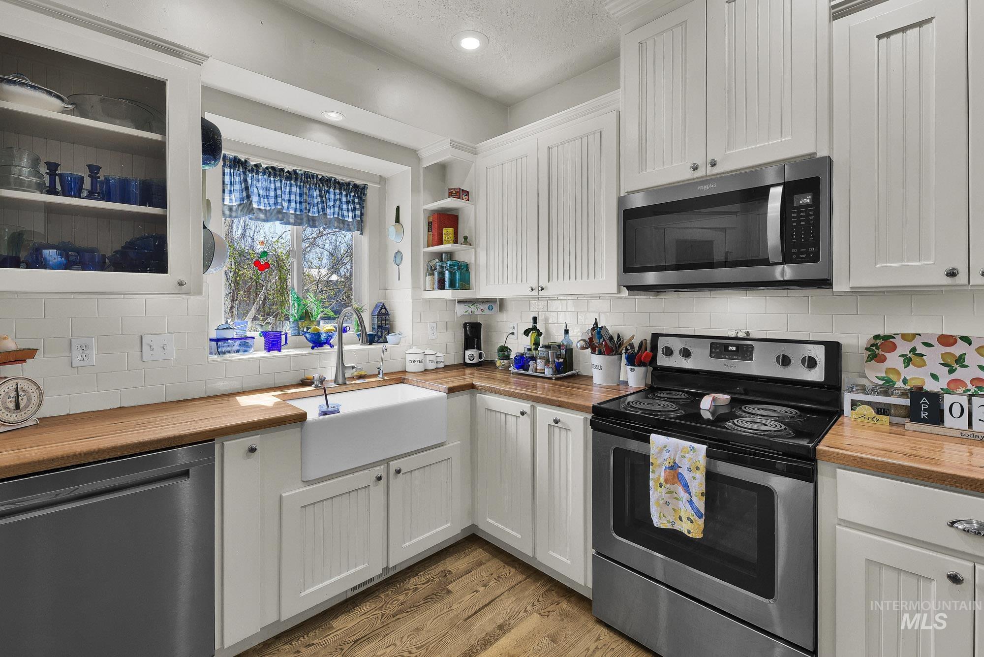 15955 Wintergreen Dr, Caldwell, Idaho 83607, 3 Bedrooms, 2.5 Bathrooms, Residential For Sale, Price $750,000, 98981337