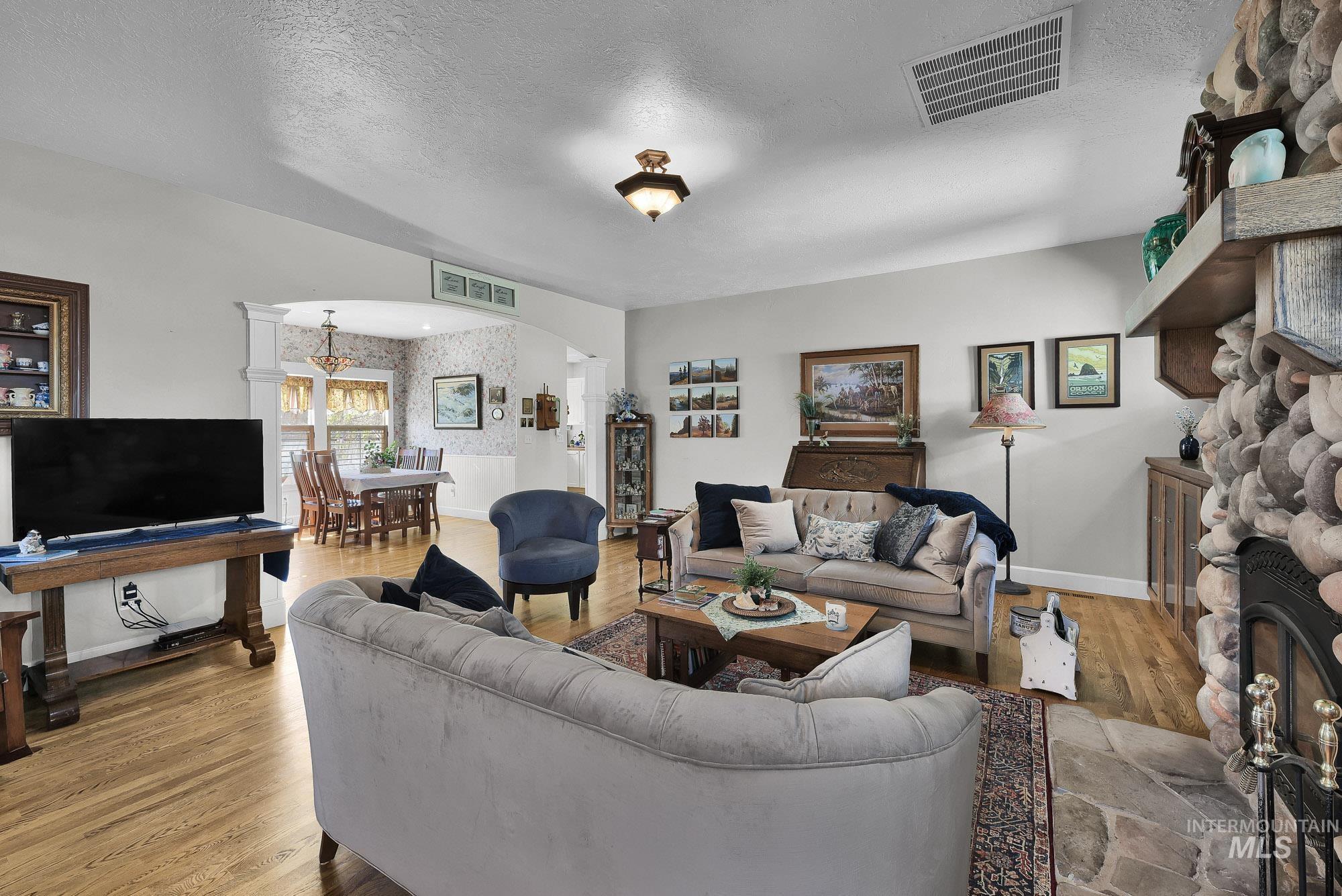 15955 Wintergreen Dr, Caldwell, Idaho 83607, 3 Bedrooms, 2.5 Bathrooms, Residential For Sale, Price $750,000, 98981337