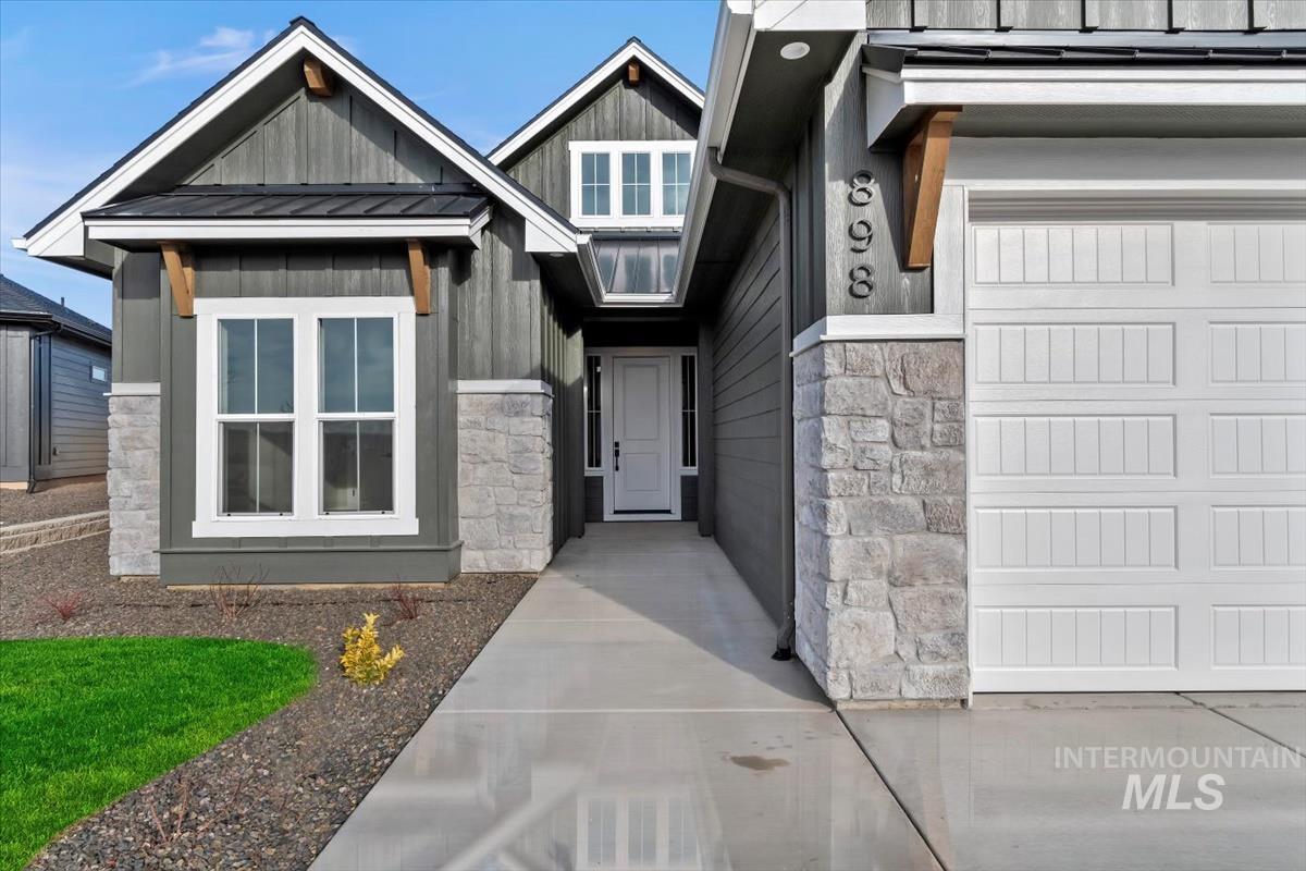 232 S Fusion Ave, Kuna, Idaho 83634, 5 Bedrooms, 3.5 Bathrooms, Residential For Sale, Price $799,880, 98981341