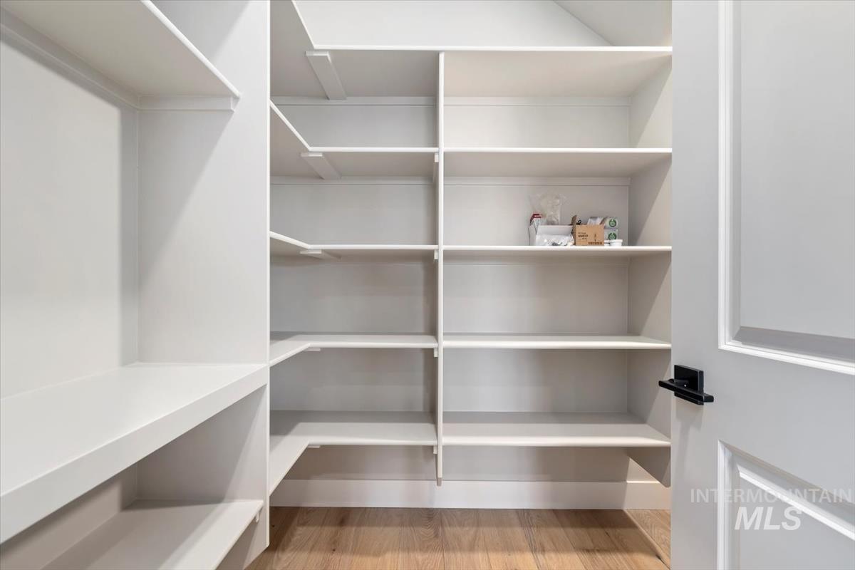 232 S Fusion Ave, Kuna, Idaho 83634, 5 Bedrooms, 3.5 Bathrooms, Residential For Sale, Price $799,880, 98981341