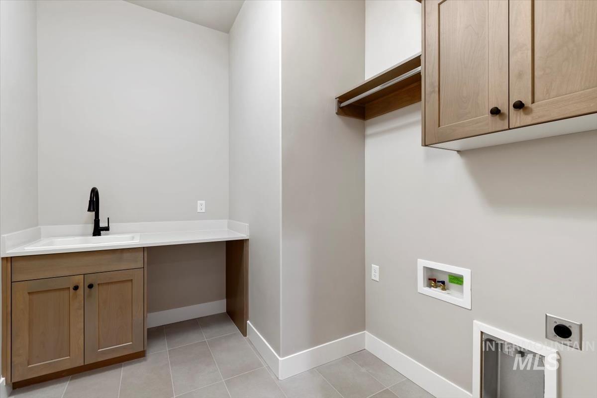 232 S Fusion Ave, Kuna, Idaho 83634, 5 Bedrooms, 3.5 Bathrooms, Residential For Sale, Price $799,880, 98981341