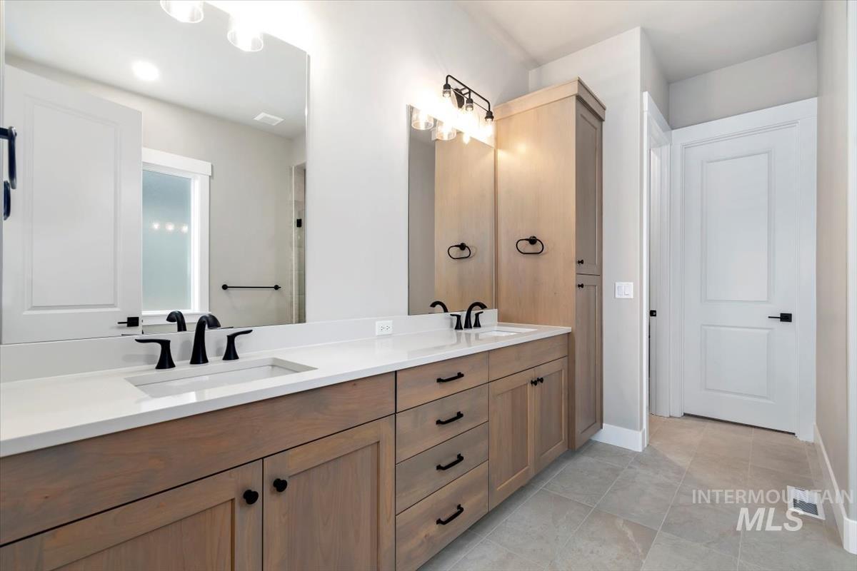 232 S Fusion Ave, Kuna, Idaho 83634, 5 Bedrooms, 3.5 Bathrooms, Residential For Sale, Price $799,880, 98981341