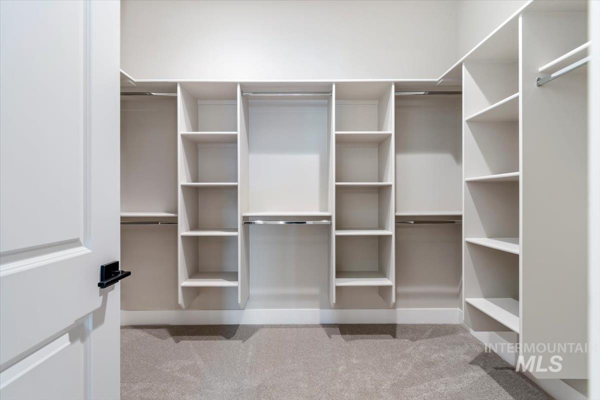 232 S Fusion Ave, Kuna, Idaho 83634, 5 Bedrooms, 3.5 Bathrooms, Residential For Sale, Price $799,880, 98981341