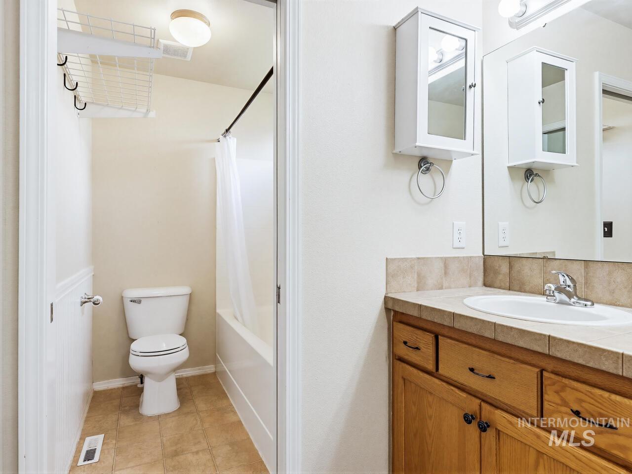 4226 E Arborvitae Ct, Boise, Idaho 83716, 3 Bedrooms, 2 Bathrooms, Residential For Sale, Price $554,900, 98981342