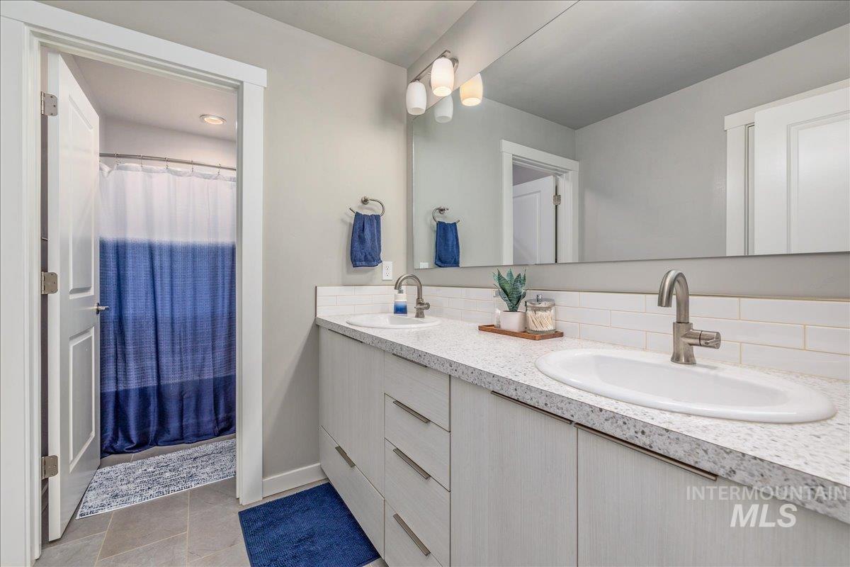 10247 Silversun St, Nampa, Idaho 83687, 4 Bedrooms, 2.5 Bathrooms, Residential For Sale, Price $549,900, 98981343