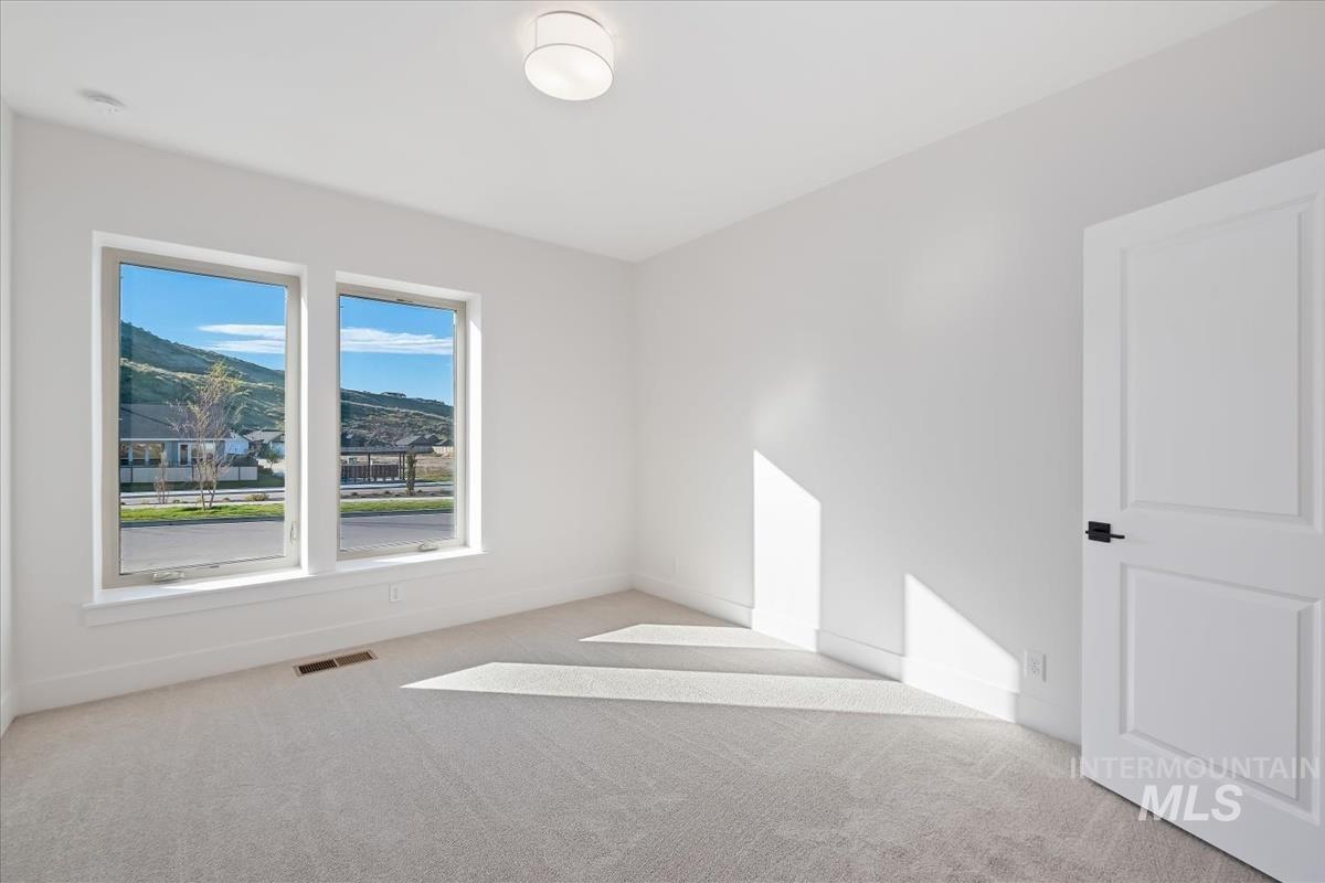 6606 N Good Dr, Eagle, Idaho 83629, 3 Bedrooms, 2 Bathrooms, Residential For Sale, Price $599,880,MLS 98981348