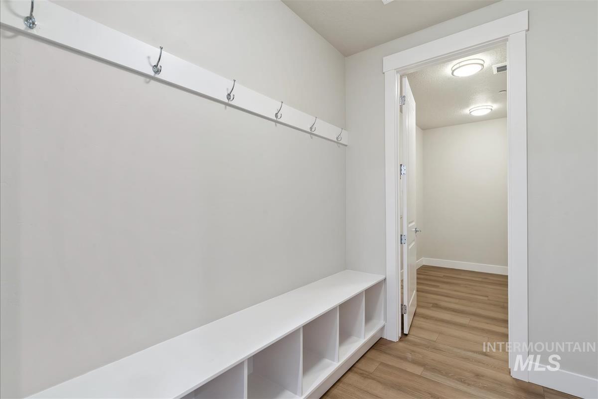 419 Hidden Mill Ct, Middleton, Idaho 83644, 3 Bedrooms, 2 Bathrooms, Residential For Sale, Price $539,900, 98981349