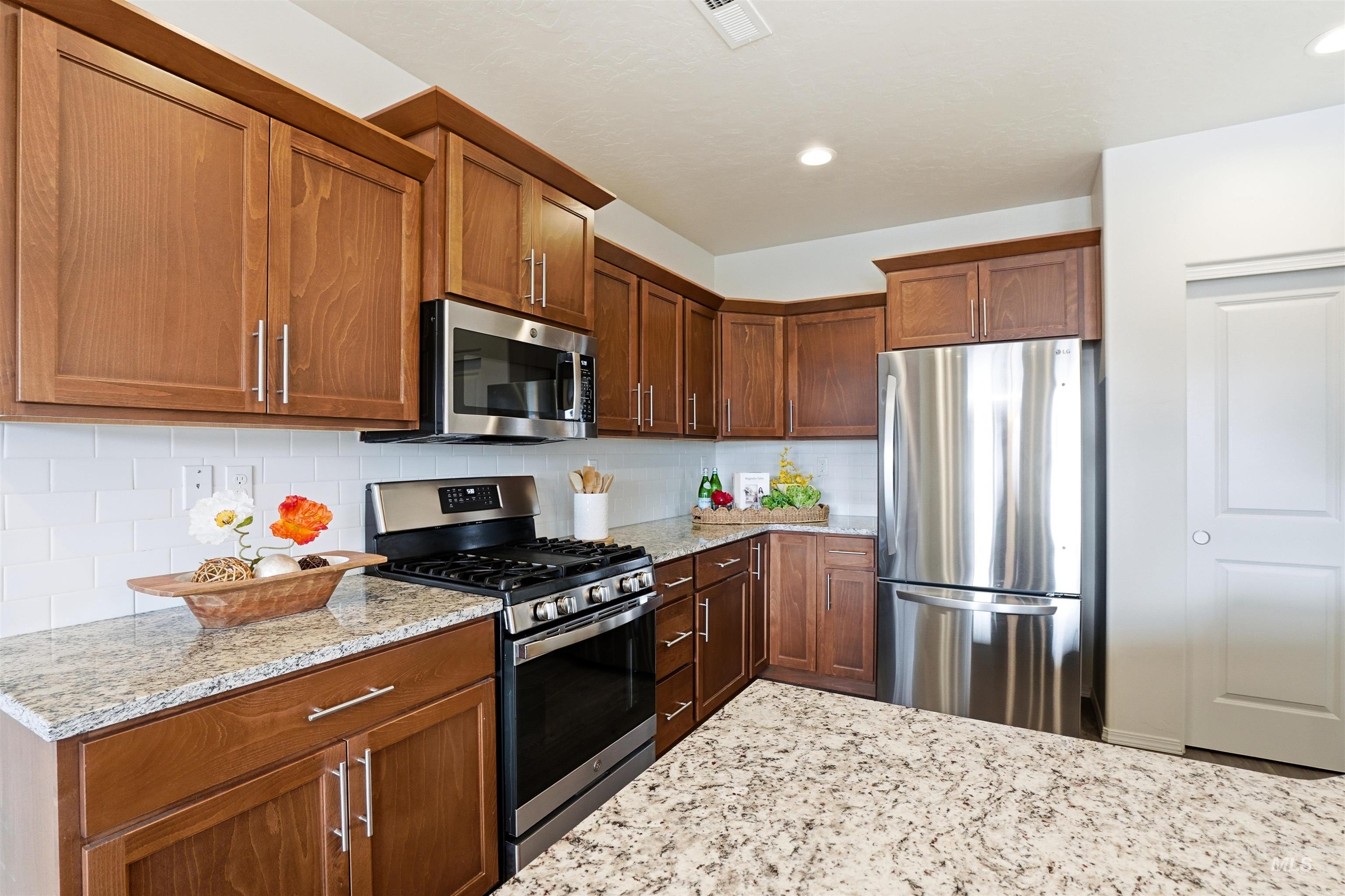 12583 S Farrara Way, Nampa, Idaho 83686, 3 Bedrooms, 2 Bathrooms, Residential For Sale, Price $420,000, 98981350