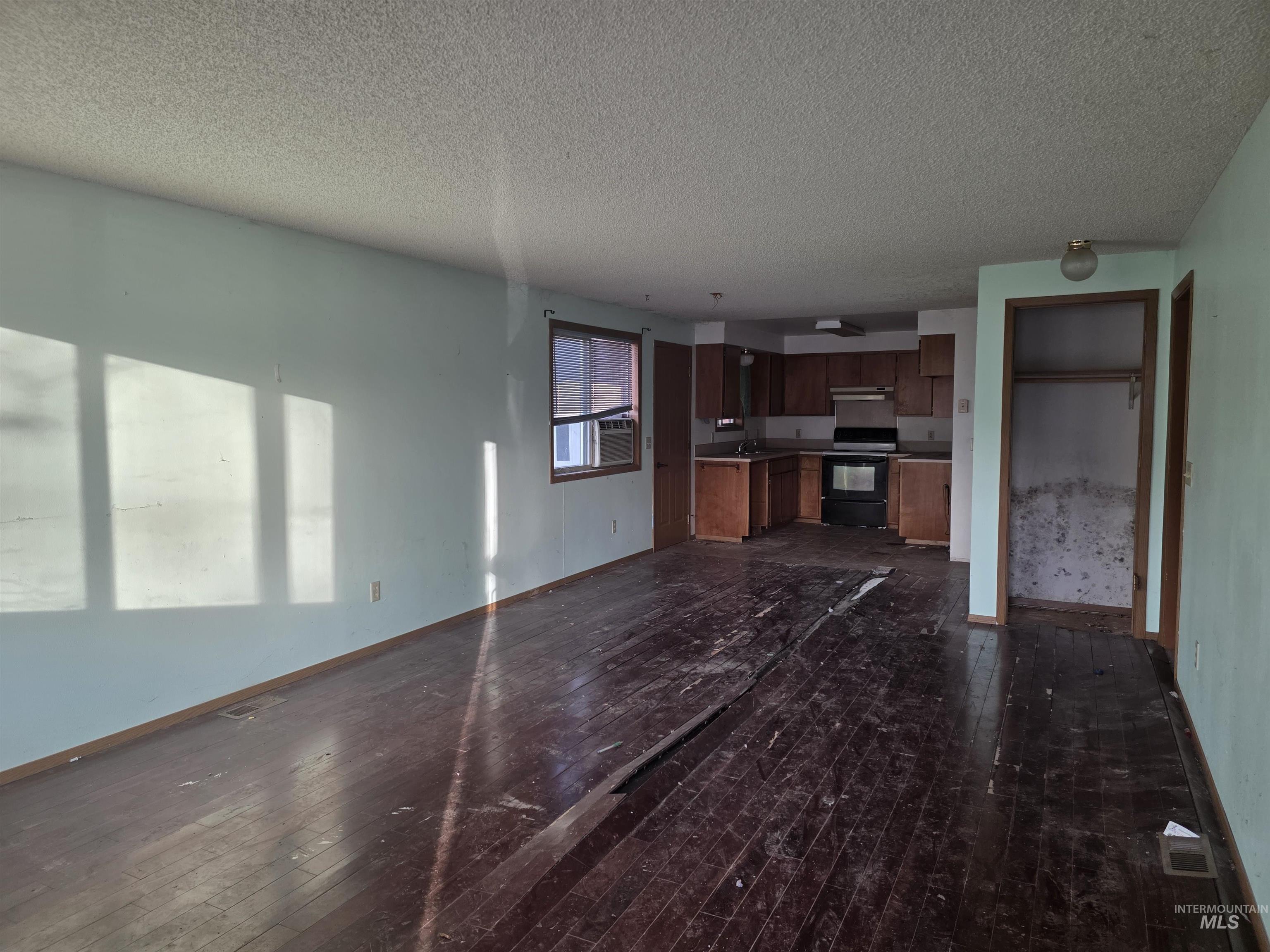 1401 Hill St, Kamiah, Idaho 83536, 4 Bedrooms, 2 Bathrooms, Residential For Sale, Price $175,000, 98981353