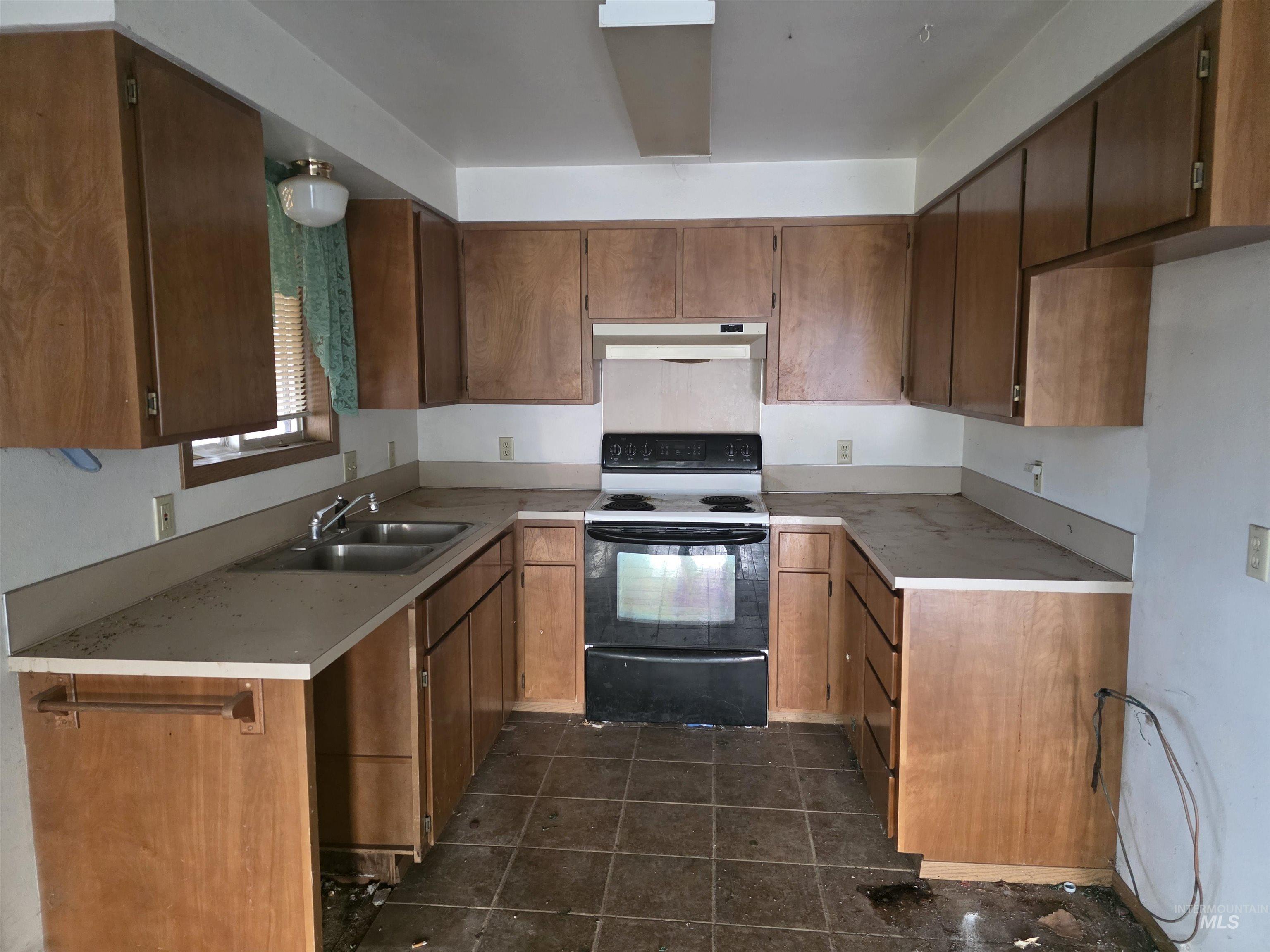 1401 Hill St, Kamiah, Idaho 83536, 4 Bedrooms, 2 Bathrooms, Residential For Sale, Price $175,000, 98981353