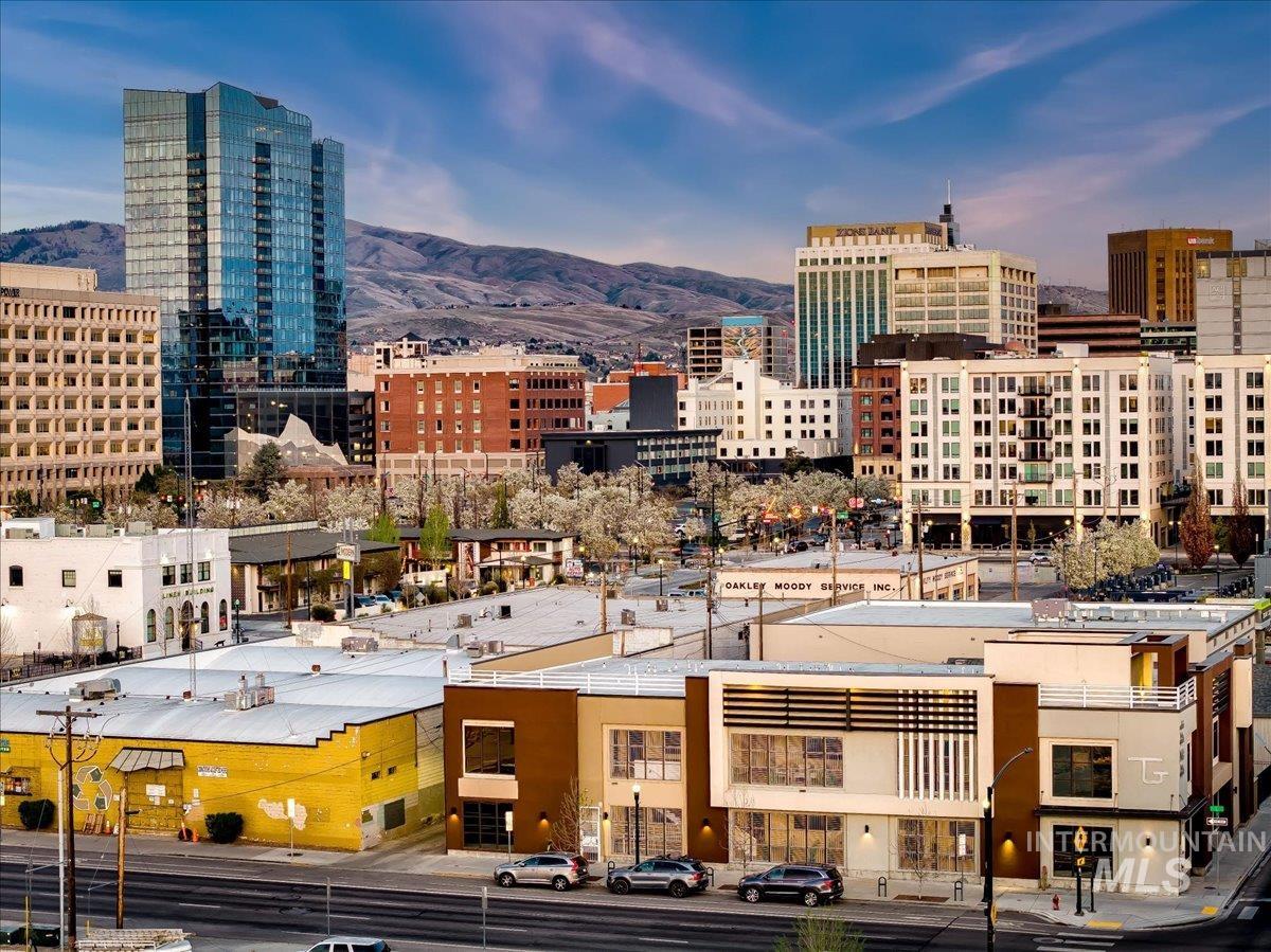 1424 W Front St, Boise, Idaho 83702, 3 Bedrooms, 2 Bathrooms, Residential For Sale, Price $687,000, 98981354