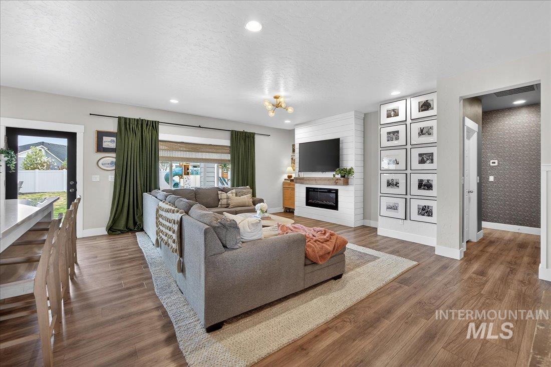 6018 W Milano Drive, Meridian, Idaho 83646, 3 Bedrooms, 2.5 Bathrooms, Residential For Sale, Price $649,900, 98981362