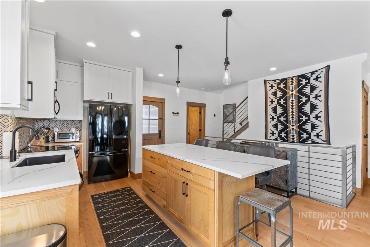69 Golden Bar Ct., Donnelly, Idaho 83615, 2 Bedrooms, 3 Bathrooms, Residential For Sale, Price $1,400,000,MLS 98981387