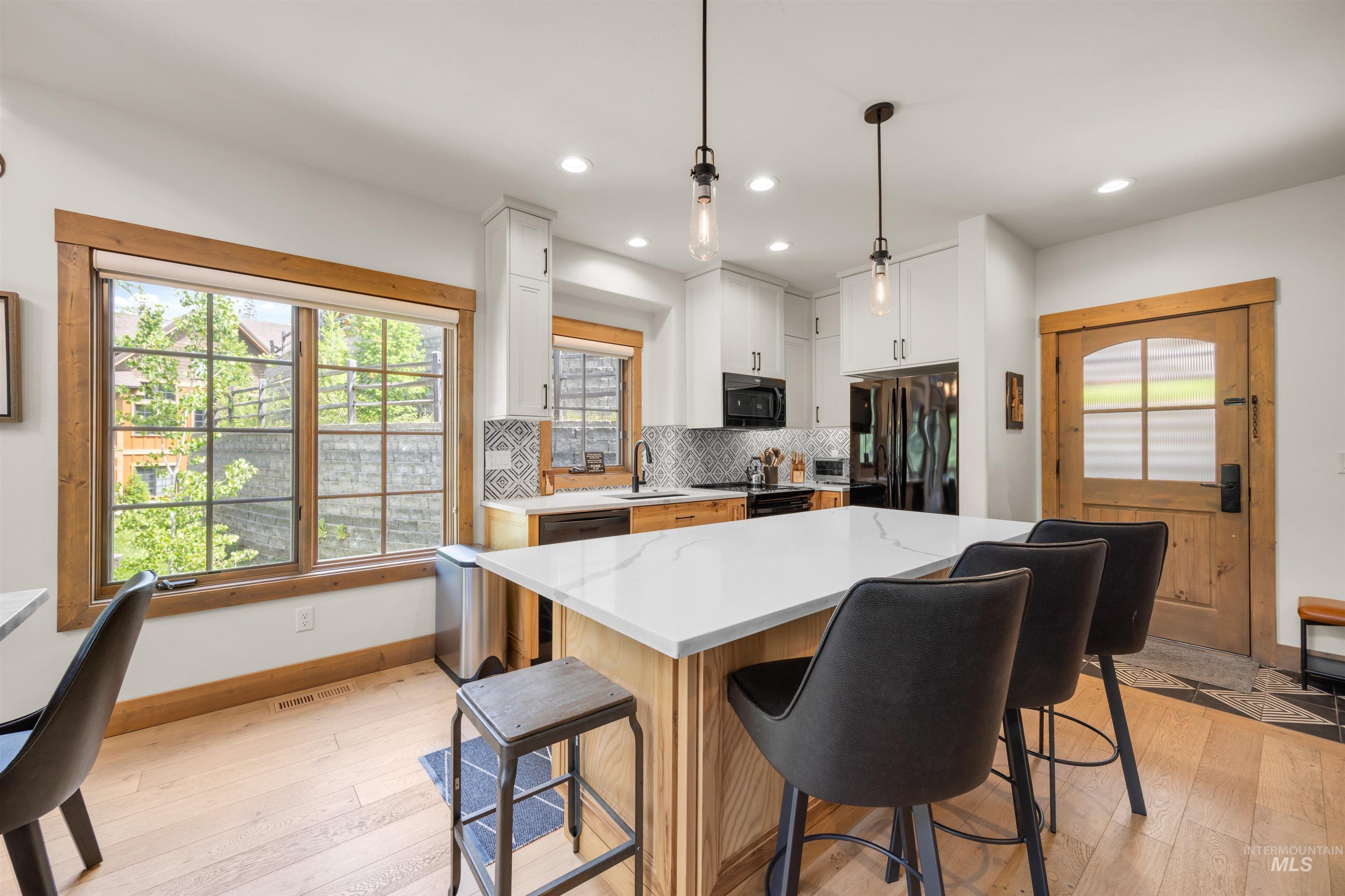 69 Golden Bar Ct., Donnelly, Idaho 83615, 2 Bedrooms, 3 Bathrooms, Residential For Sale, Price $1,350,000, 98981387