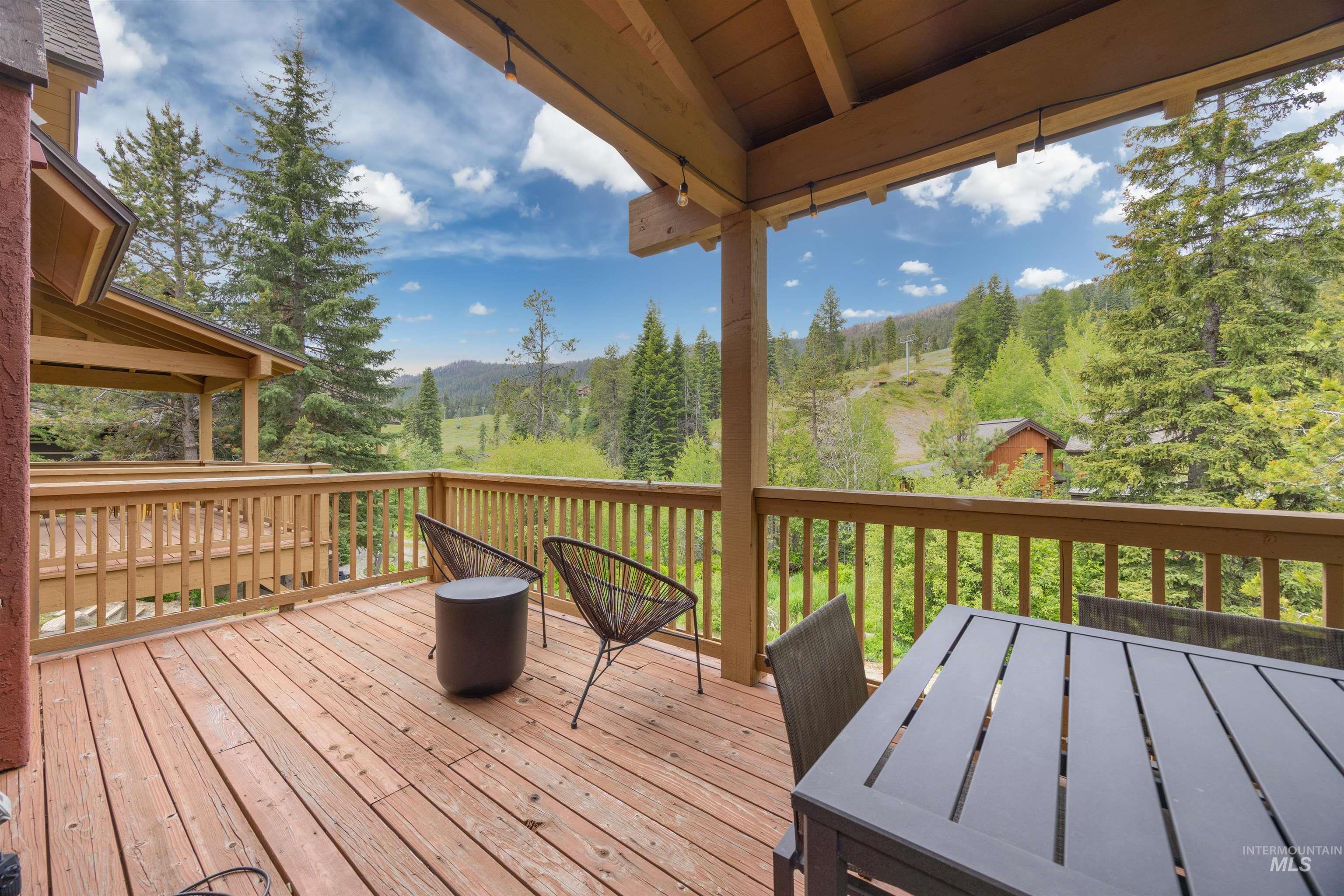 69 Golden Bar Ct., Donnelly, Idaho 83615, 2 Bedrooms, 3 Bathrooms, Residential For Sale, Price $1,350,000, 98981387