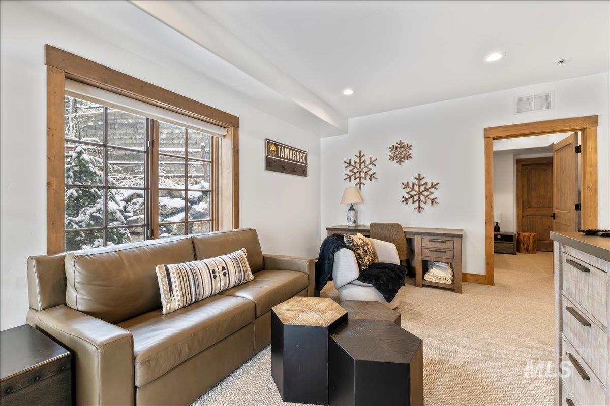 69 Golden Bar Ct., Donnelly, Idaho 83615, 2 Bedrooms, 3 Bathrooms, Residential For Sale, Price $1,400,000,MLS 98981387