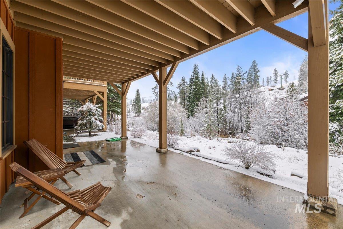 69 Golden Bar Ct., Donnelly, Idaho 83615, 2 Bedrooms, 3 Bathrooms, Residential For Sale, Price $1,400,000,MLS 98981387
