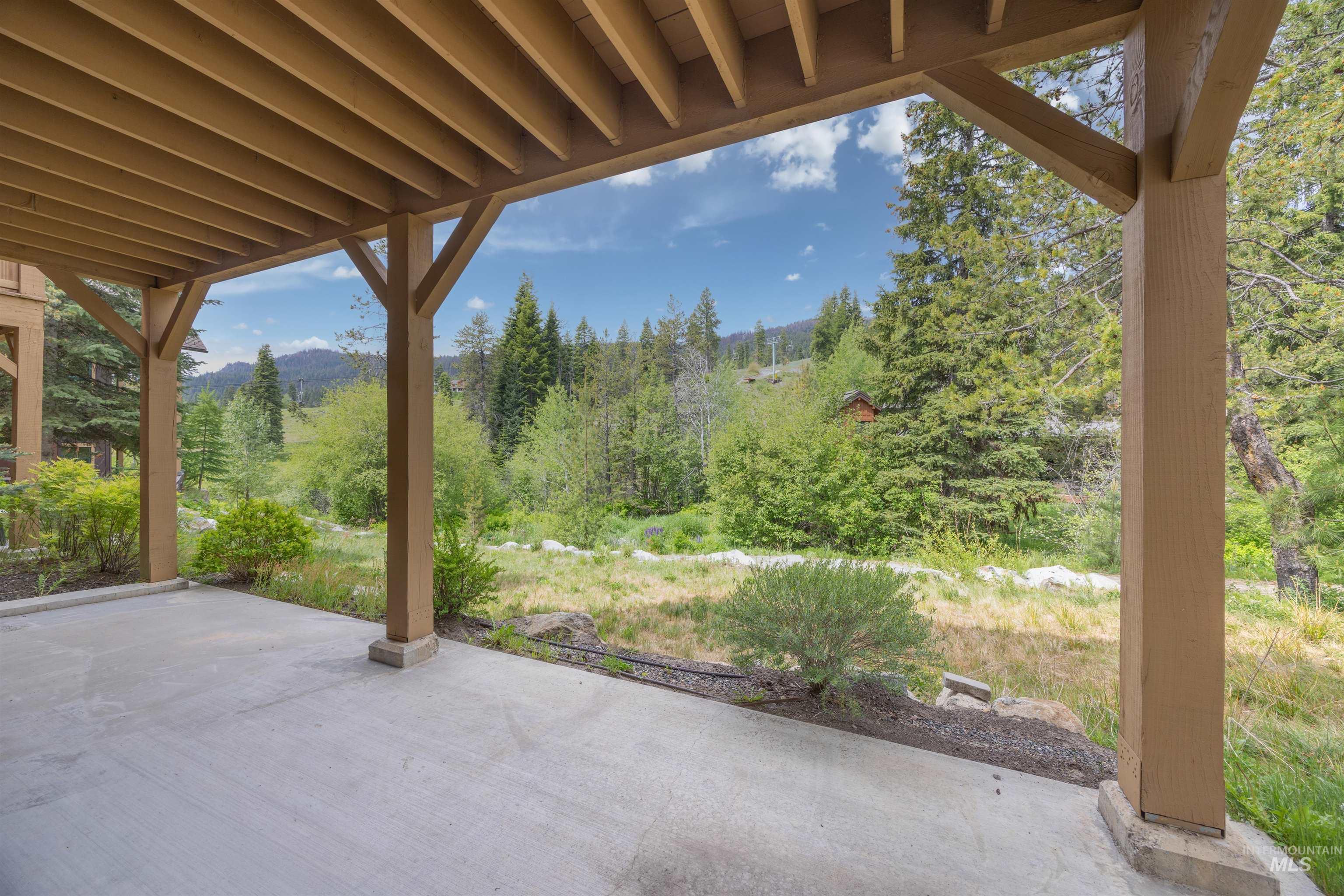 69 Golden Bar Ct., Donnelly, Idaho 83615, 2 Bedrooms, 3 Bathrooms, Residential For Sale, Price $1,350,000, 98981387