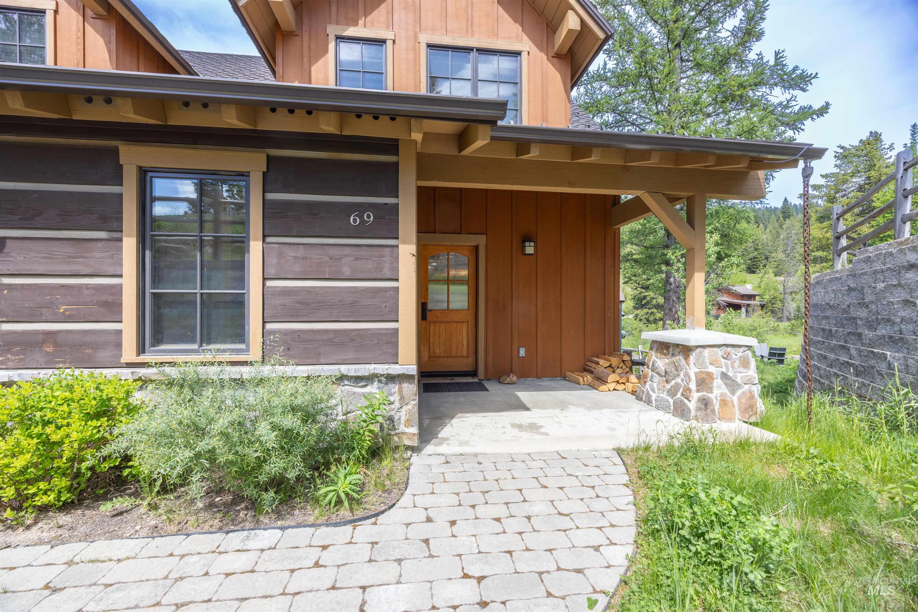 69 Golden Bar Ct., Donnelly, Idaho 83615, 2 Bedrooms, 3 Bathrooms, Residential For Sale, Price $1,350,000, 98981387