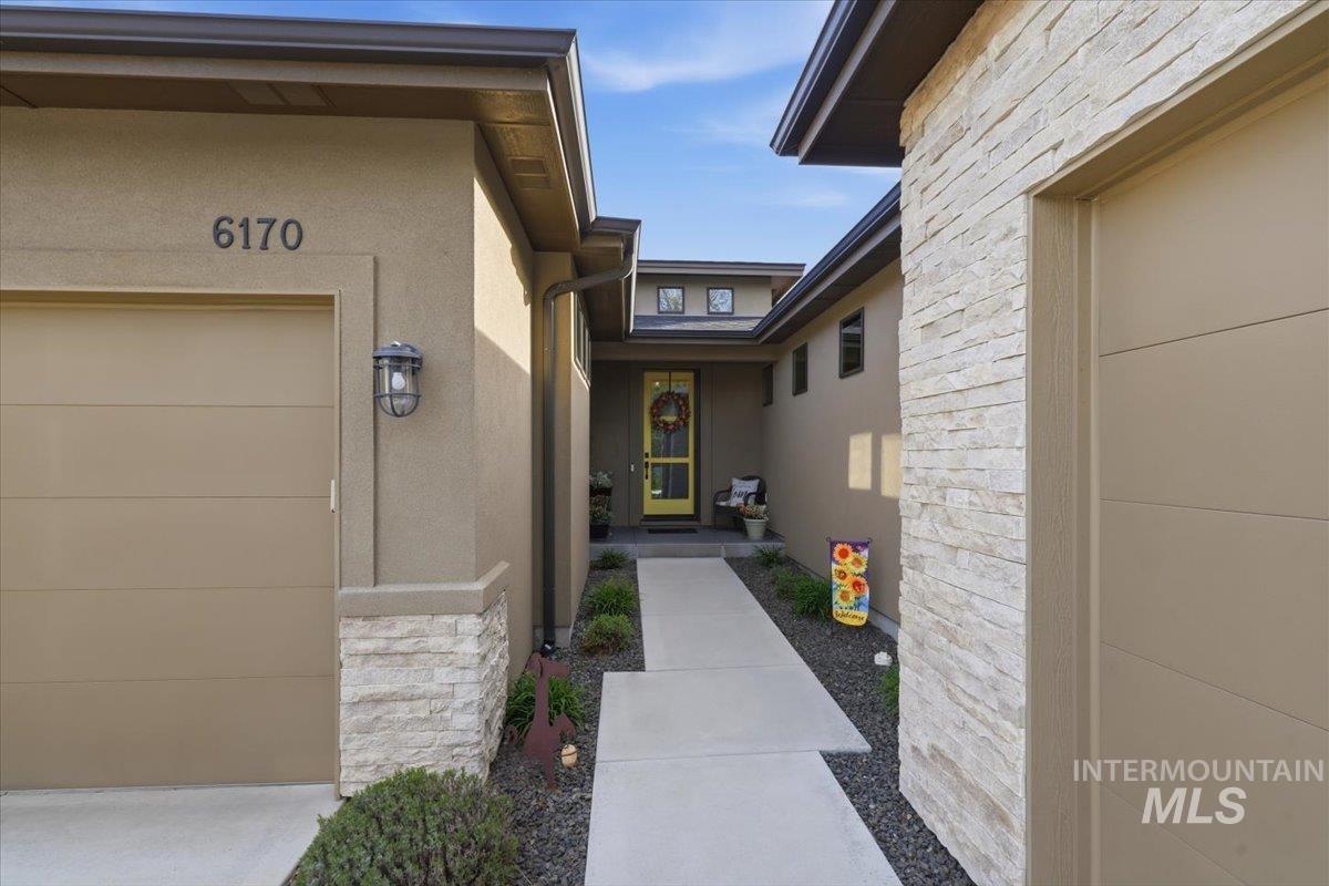 6170 W Ina Drive, Boise, Idaho 83703, 3 Bedrooms, 2.5 Bathrooms, Residential For Sale, Price $793,900, 98981391