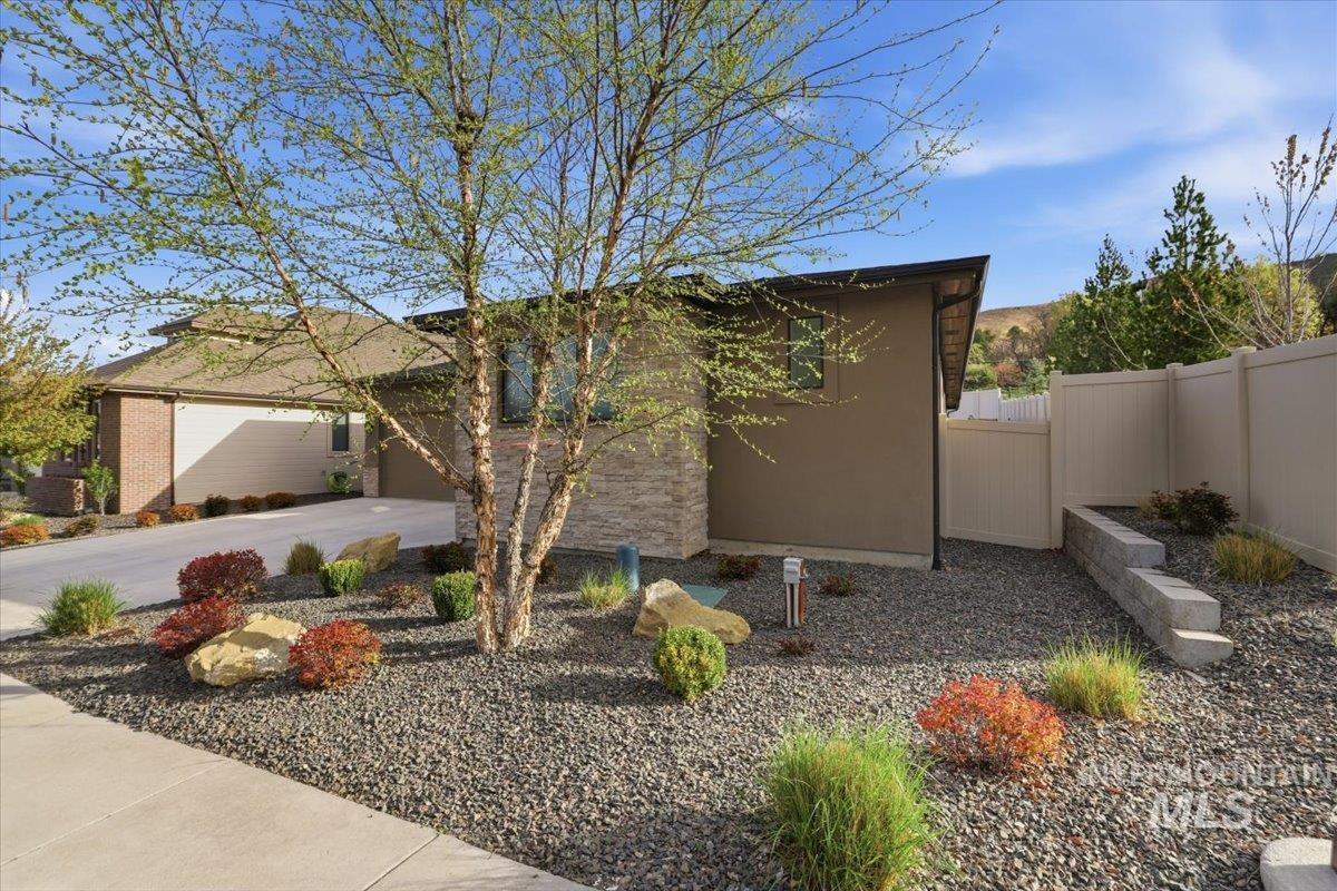 6170 W Ina Drive, Boise, Idaho 83703, 3 Bedrooms, 2.5 Bathrooms, Residential For Sale, Price $793,900, 98981391