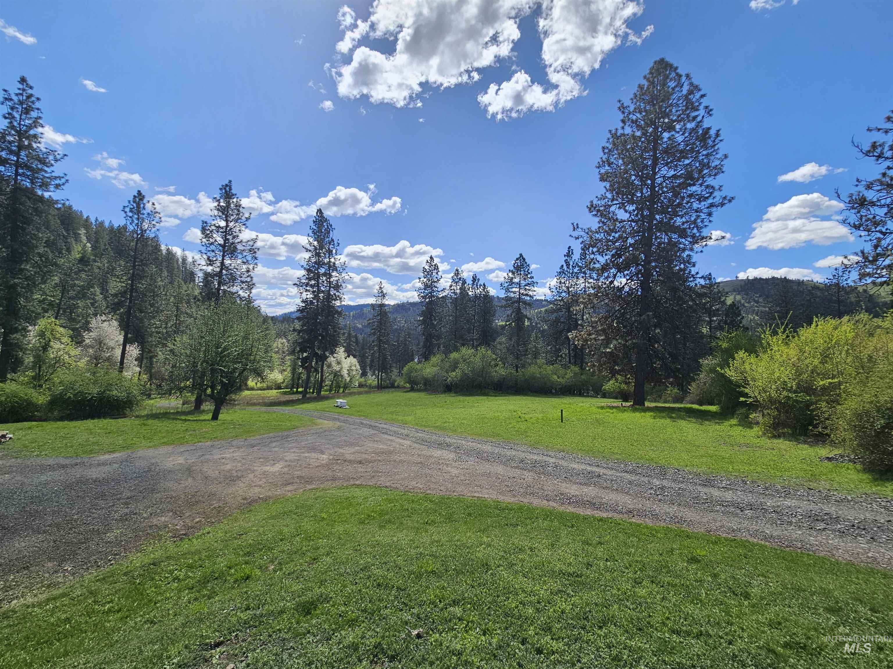 115 Weedmark Way, Kamiah, Idaho 83536, 2 Bedrooms, 1 Bathroom, Residential For Sale, Price $579,000,MLS 98981420