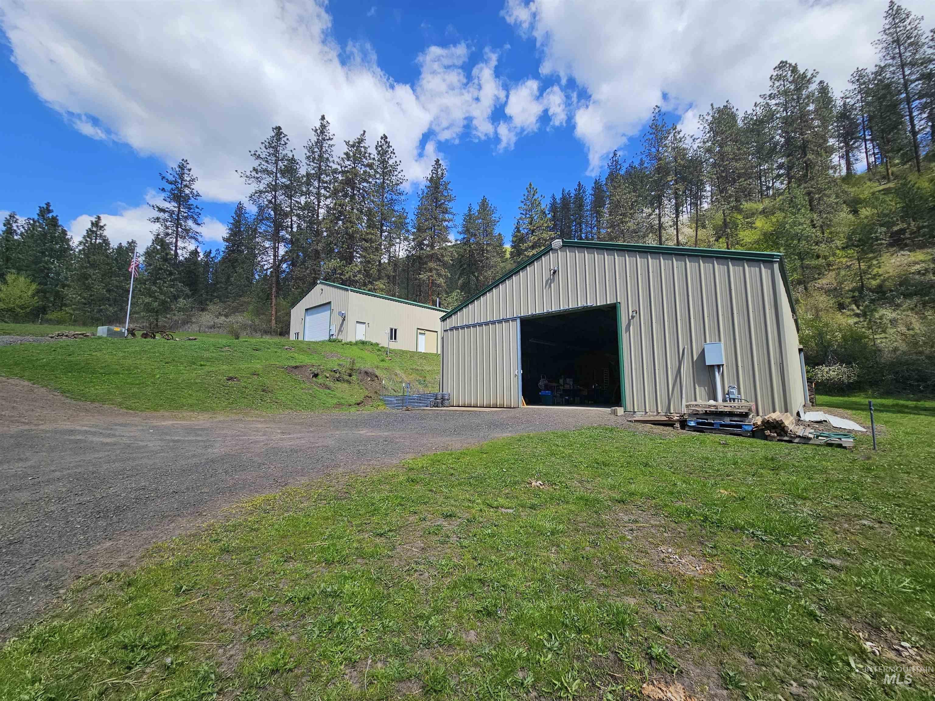 115 Weedmark Way, Kamiah, Idaho 83536, 2 Bedrooms, 1 Bathroom, Residential For Sale, Price $579,000,MLS 98981420