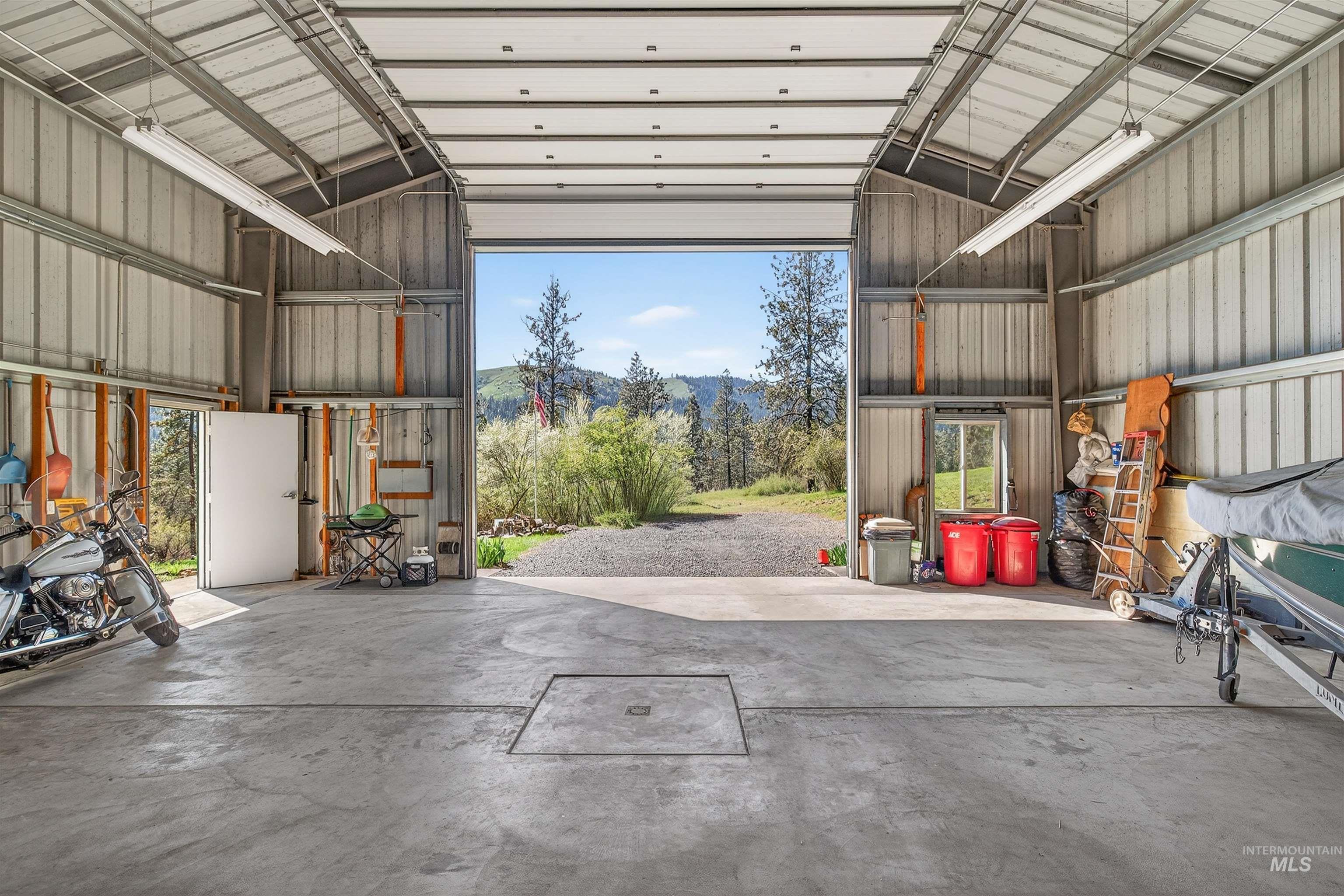 115 Weedmark Way, Kamiah, Idaho 83536, 2 Bedrooms, 1 Bathroom, Residential For Sale, Price $579,000,MLS 98981420