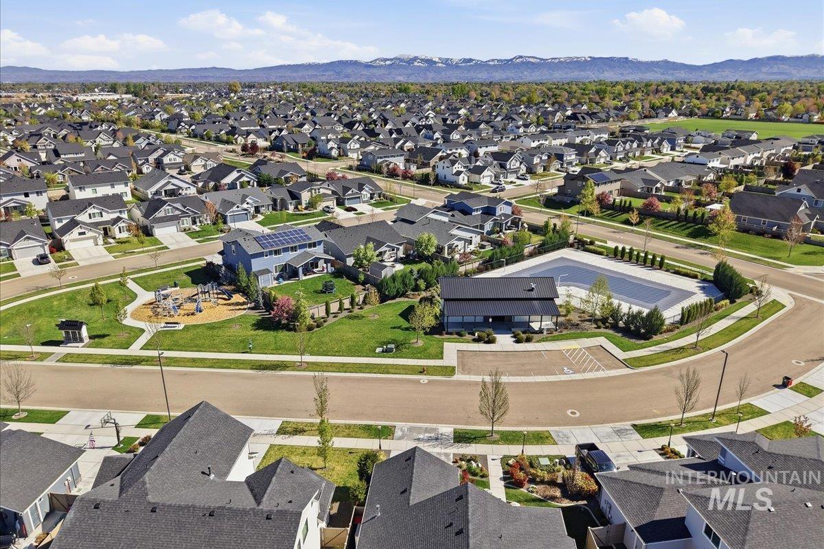 3407 E Gisborne St., Meridian, Idaho 83642, 5 Bedrooms, 2.5 Bathrooms, Residential For Sale, Price $699,500,MLS 98981423