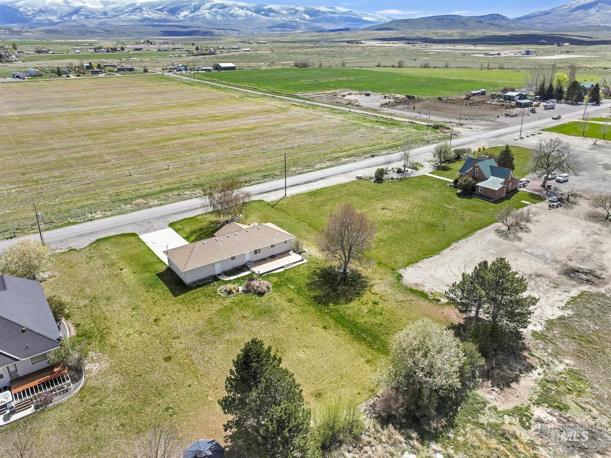 445 S College St, Oakley, Idaho 83346, 3 Bedrooms, 3 Bathrooms, Residential For Sale, Price $425,000,MLS 98981440