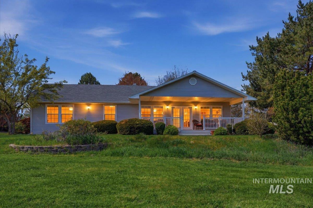 5605 Sunset Rd, Fruitland, Idaho 83619, 3 Bedrooms, 2.5 Bathrooms, Residential For Sale, Price $800,000,MLS 98981443