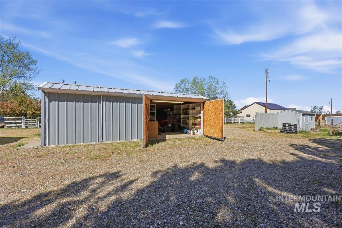 5605 Sunset Rd, Fruitland, Idaho 83619, 3 Bedrooms, 2.5 Bathrooms, Residential For Sale, Price $800,000,MLS 98981443