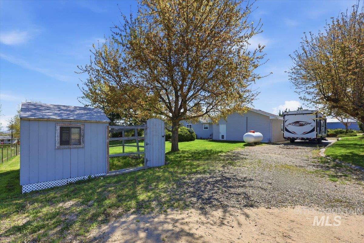 5605 Sunset Rd, Fruitland, Idaho 83619, 3 Bedrooms, 2.5 Bathrooms, Residential For Sale, Price $800,000,MLS 98981443