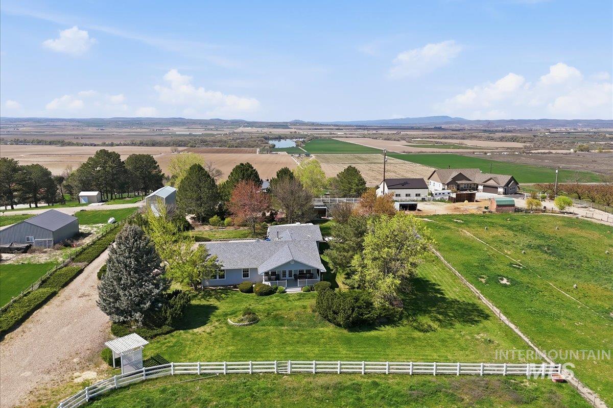 5605 Sunset Rd, Fruitland, Idaho 83619, 3 Bedrooms, 2.5 Bathrooms, Residential For Sale, Price $800,000,MLS 98981443