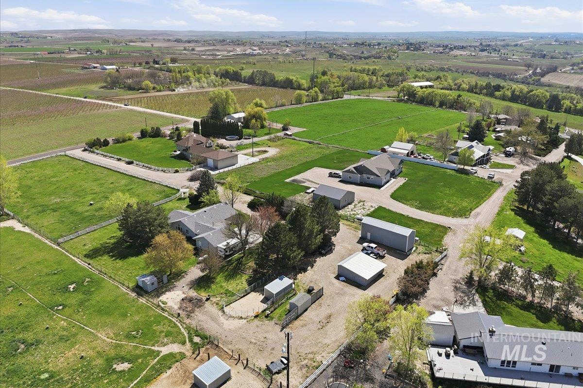 5605 Sunset Rd, Fruitland, Idaho 83619, 3 Bedrooms, 2.5 Bathrooms, Residential For Sale, Price $800,000,MLS 98981443