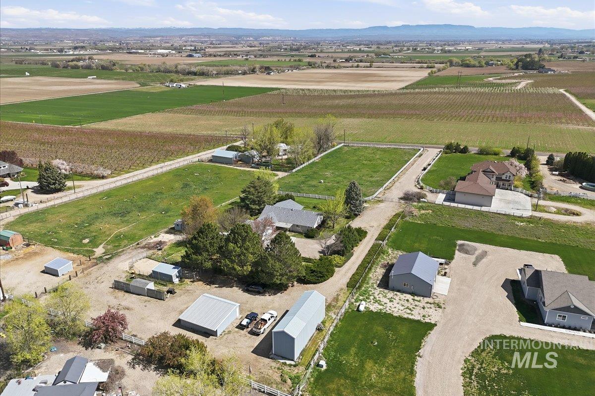 5605 Sunset Rd, Fruitland, Idaho 83619, 3 Bedrooms, 2.5 Bathrooms, Residential For Sale, Price $800,000,MLS 98981443