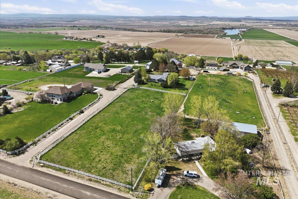 5605 Sunset Rd, Fruitland, Idaho 83619, 3 Bedrooms, 2.5 Bathrooms, Residential For Sale, Price $800,000,MLS 98981443