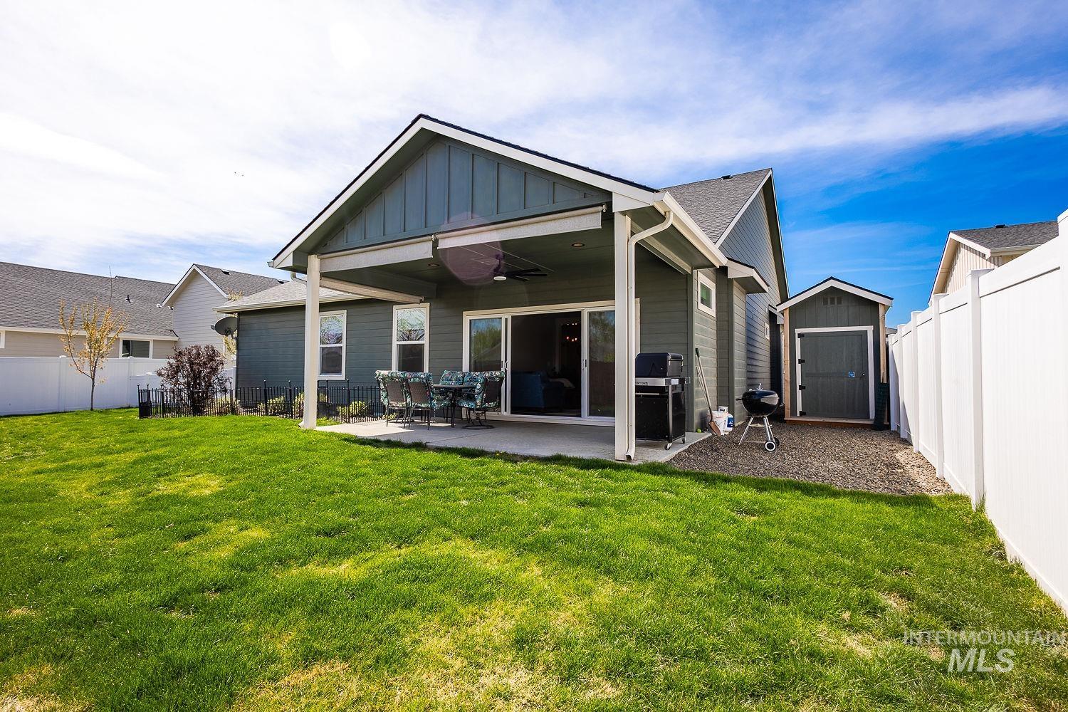 3907 Bozeman Ave, Caldwell, Idaho 83605, 4 Bedrooms, 2.5 Bathrooms, Residential For Sale, Price $619,000,MLS 98981452