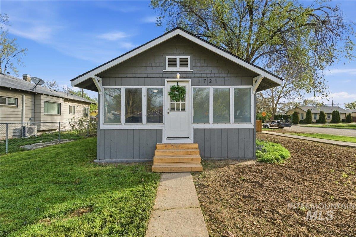 1721 Blaine St, Caldwell, Idaho 83605-4338, 1 Bedroom, 1 Bathroom, Residential For Sale, Price $284,900,MLS 98981458