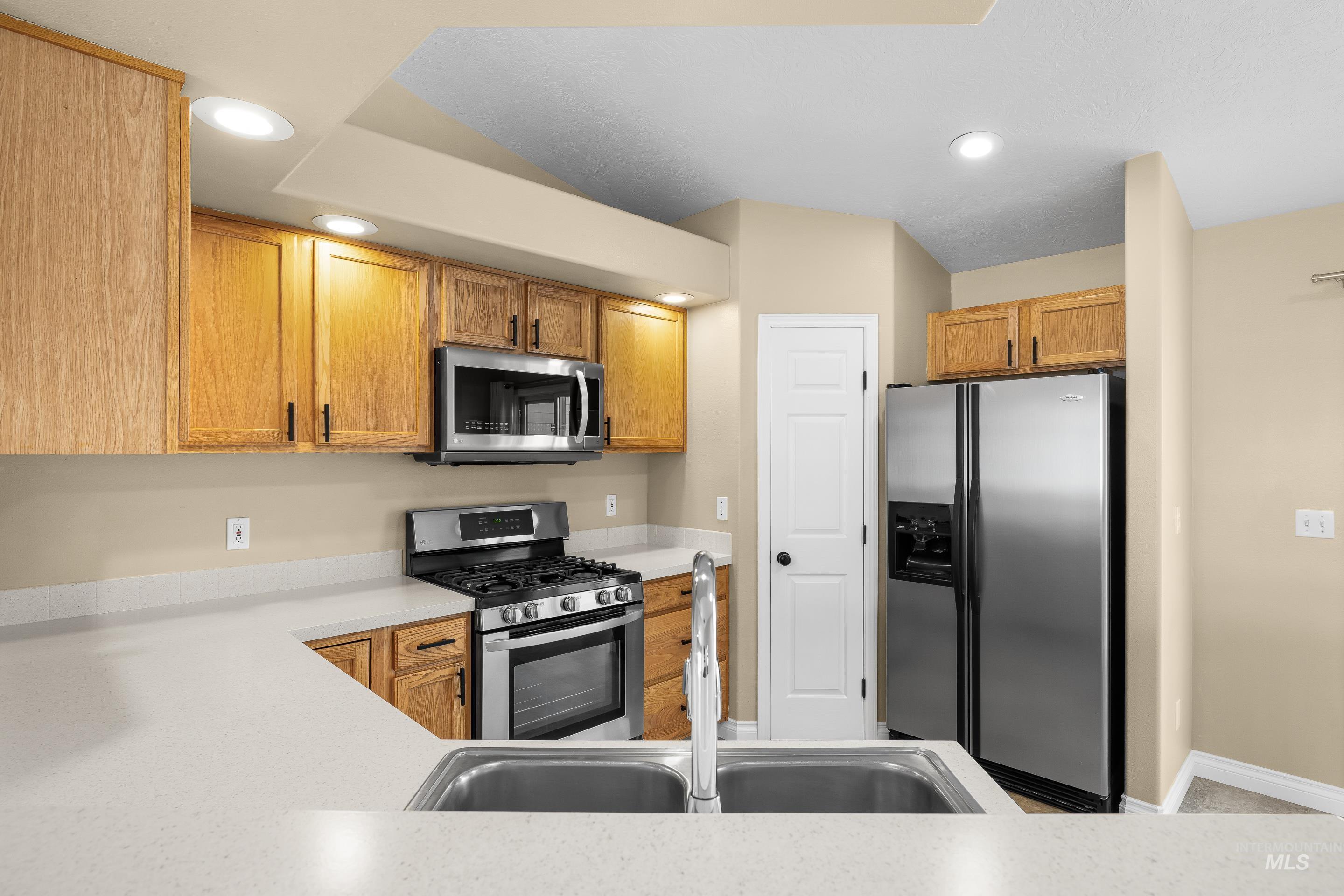 2016 W Curlew Street, Nampa, Idaho 83651, 3 Bedrooms, 2 Bathrooms, Residential For Sale, Price $395,900,MLS 98981467