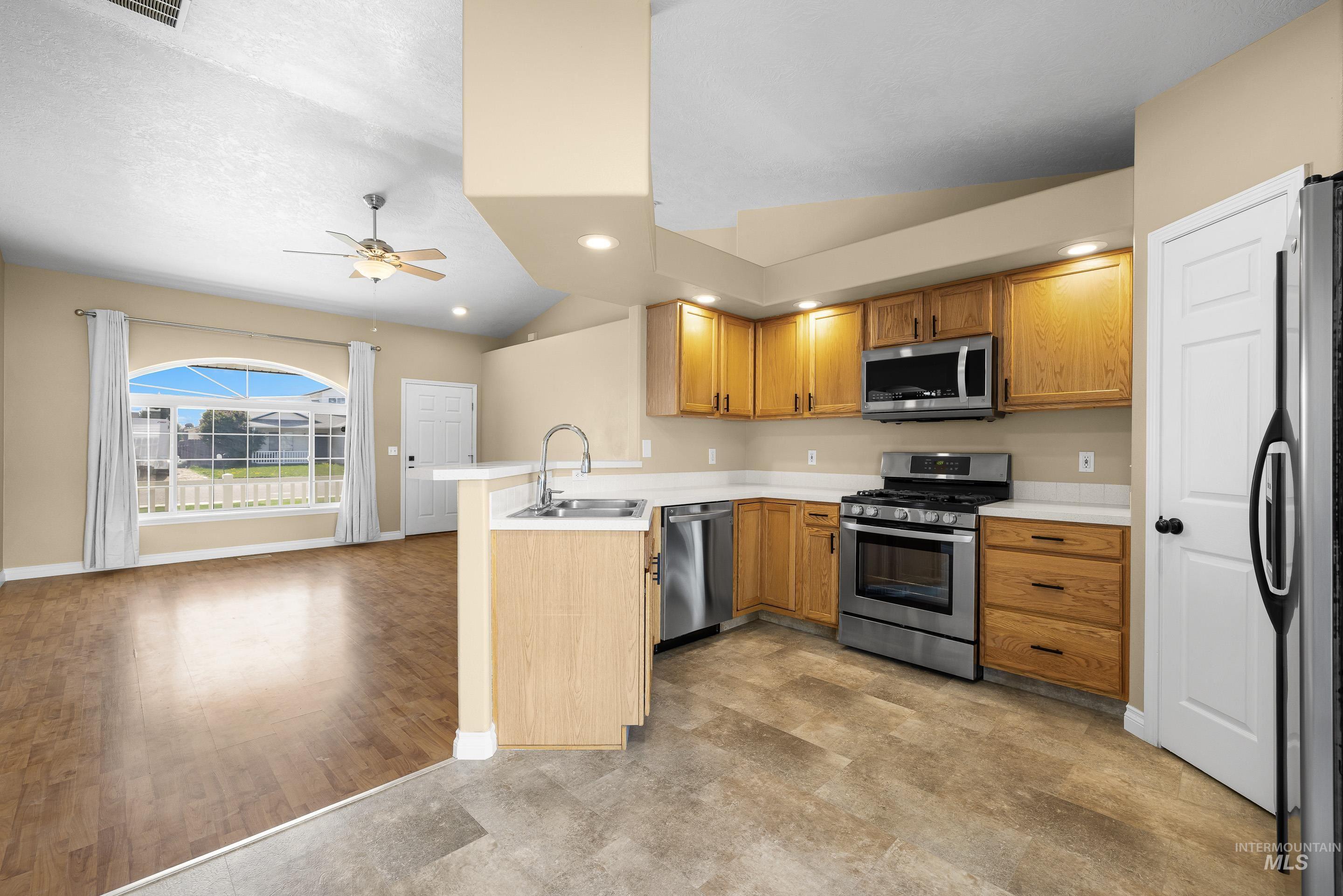 2016 W Curlew Street, Nampa, Idaho 83651, 3 Bedrooms, 2 Bathrooms, Residential For Sale, Price $395,900,MLS 98981467