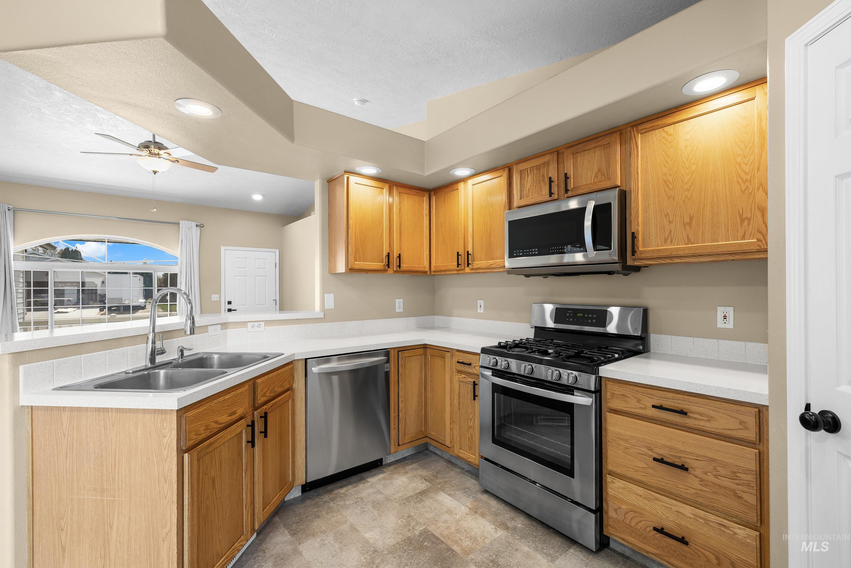 2016 W Curlew Street, Nampa, Idaho 83651, 3 Bedrooms, 2 Bathrooms, Residential For Sale, Price $395,900,MLS 98981467
